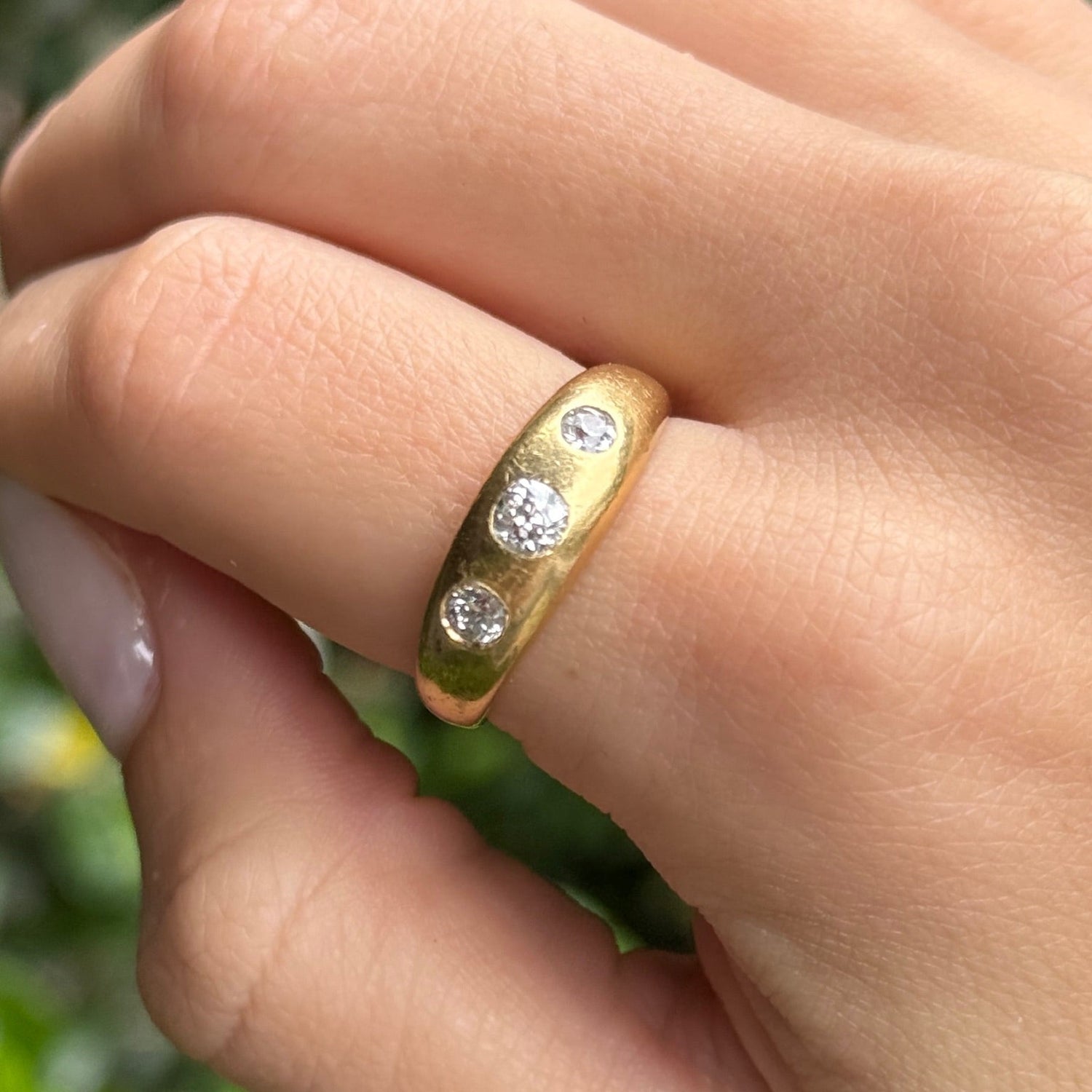 Vintage Three Stone Diamond Ring in 18K