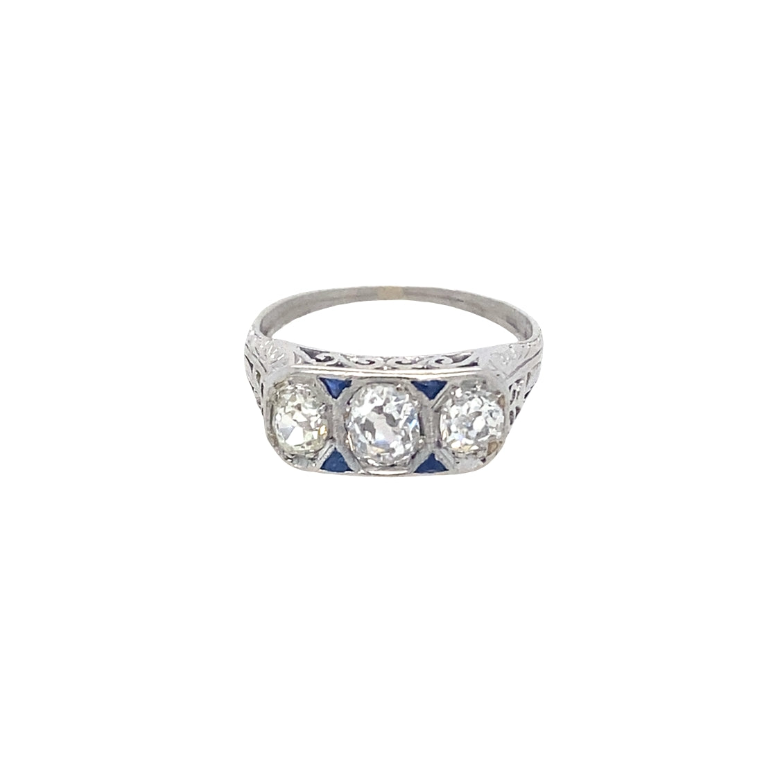 Vintage Art Deco Diamond Ring in Platinum