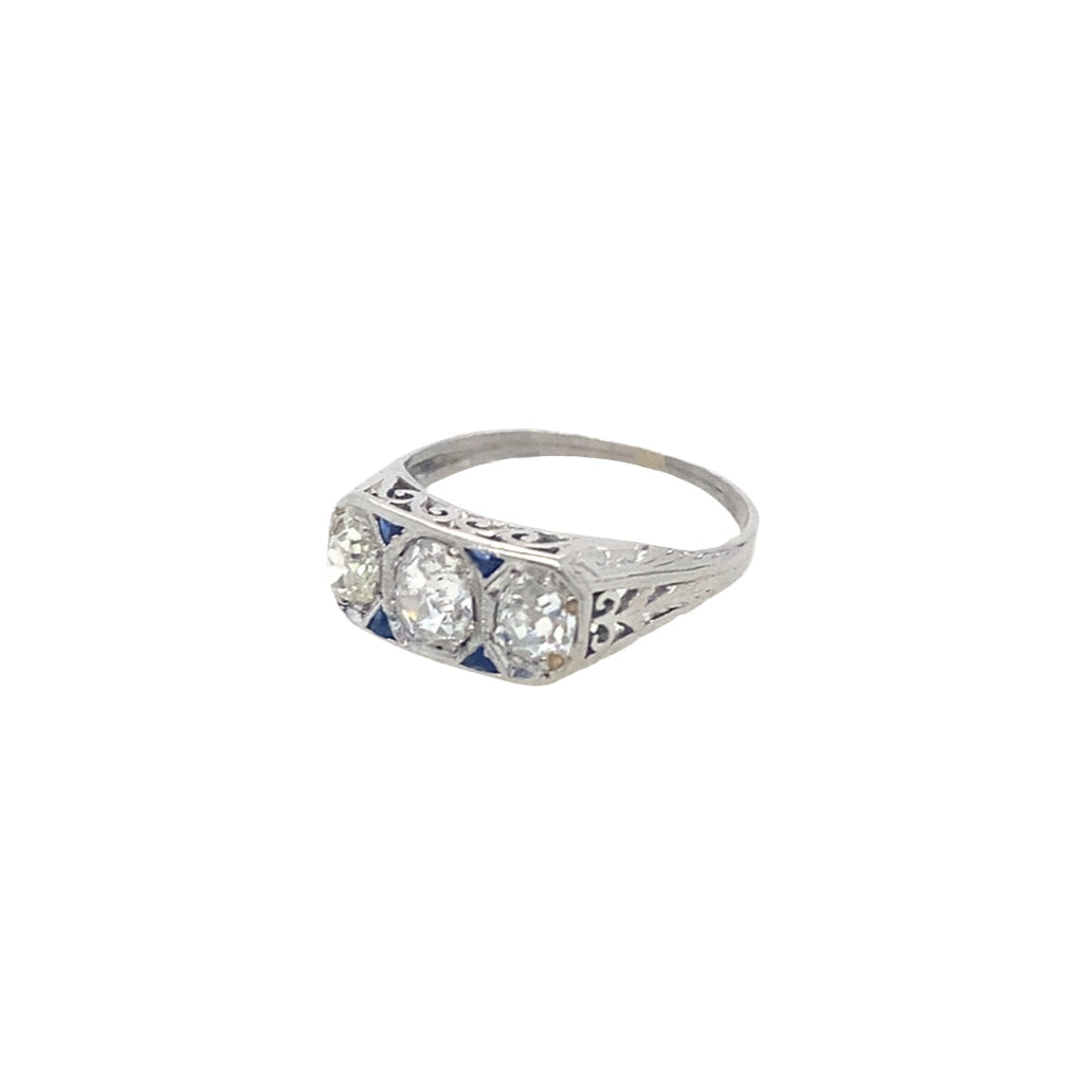 Vintage Art Deco Diamond Ring in Platinum