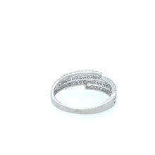 Load image into Gallery viewer, Vintage Diamond Ring 14K
