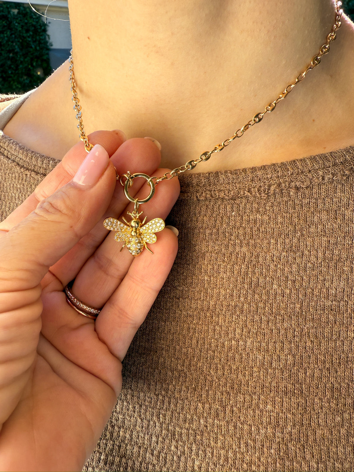 Diamond Bee in 18K