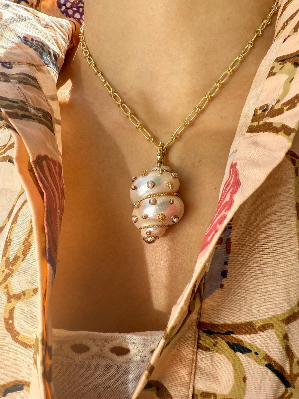 Signed "MAZ" Shell Pendant in 18k