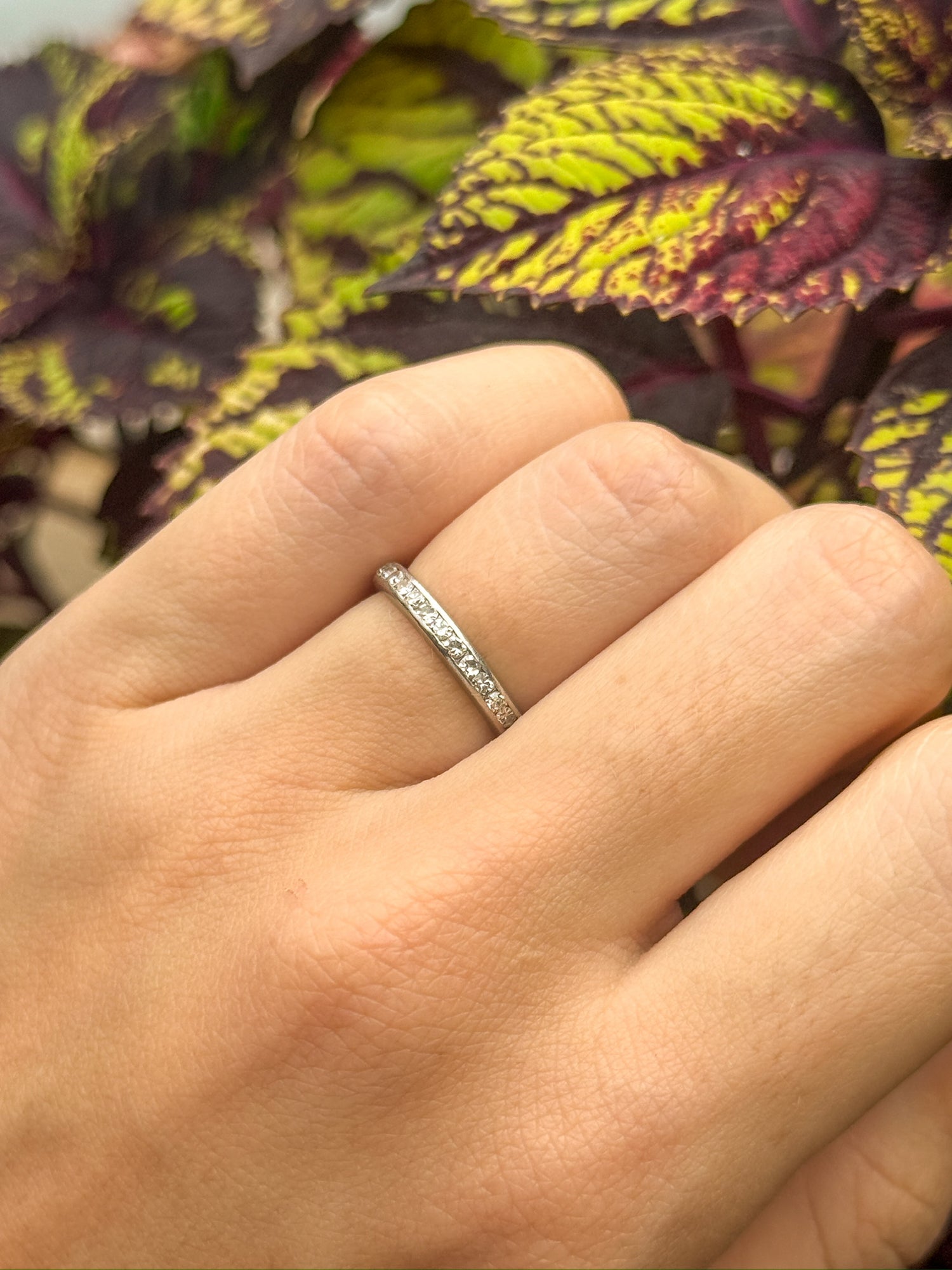 Vintage Ring in 18K White Gold