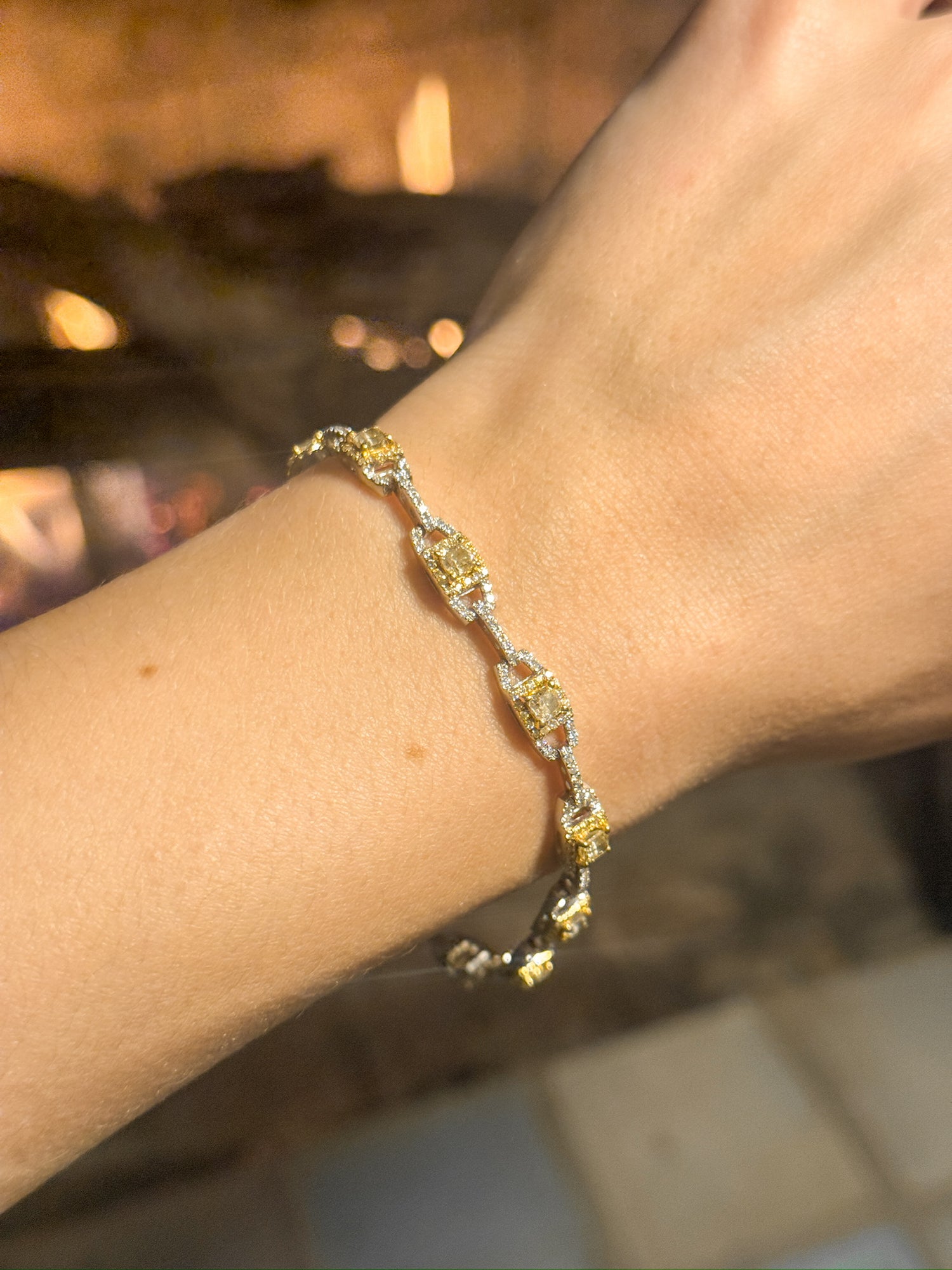 Vintage Diamond Bracelet in 18K White Gold with Yellow Diamonds