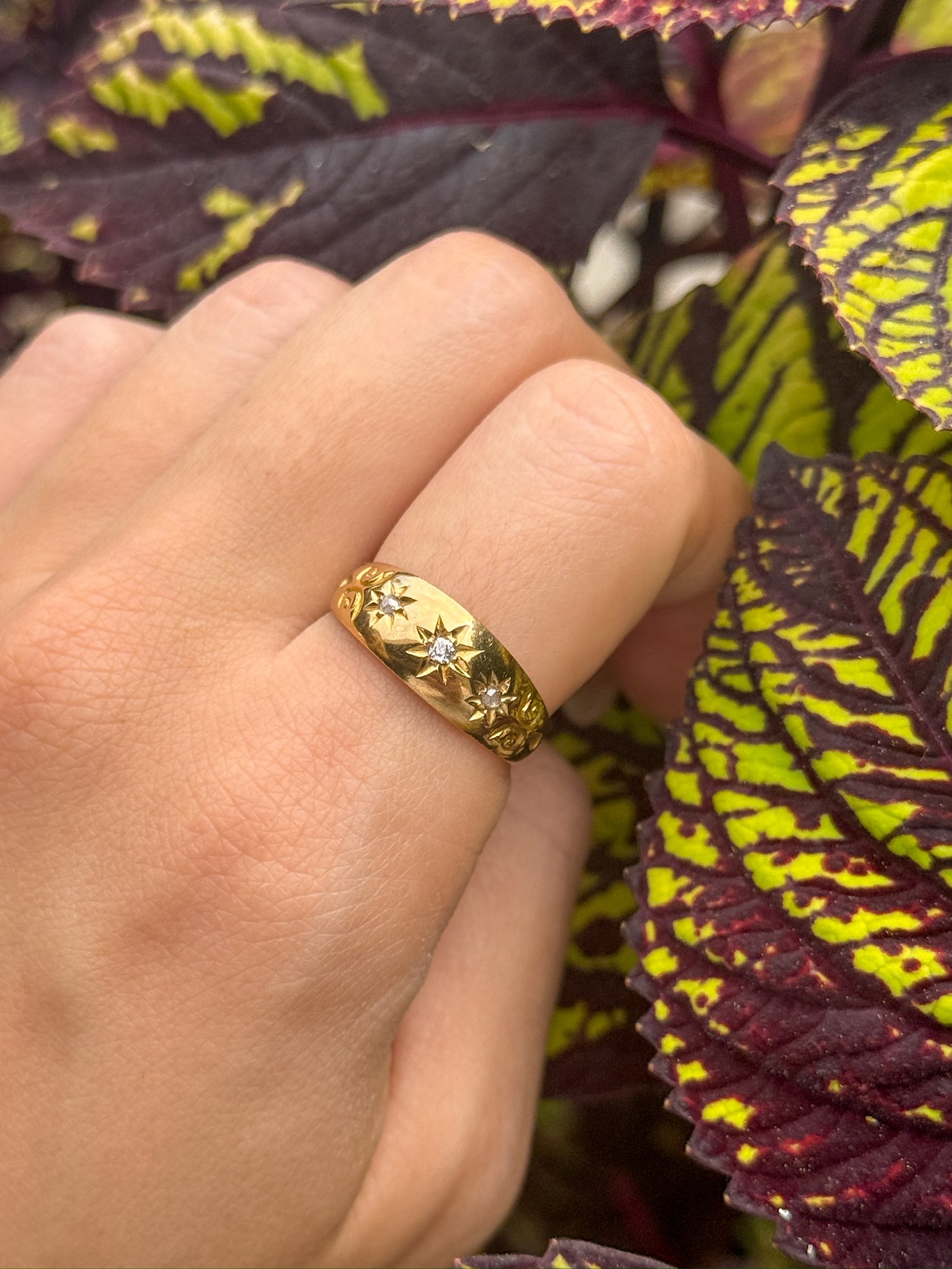 Vintage Diamond Ring in 18K