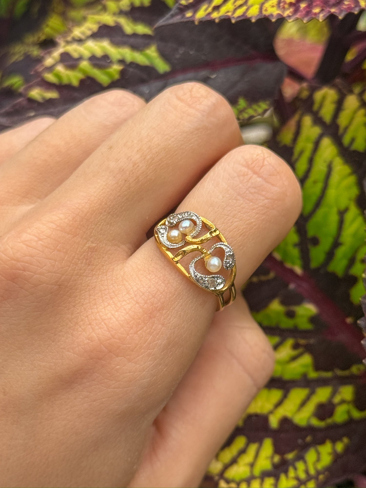 Vintage Diamond and Pearl Ring in 14K