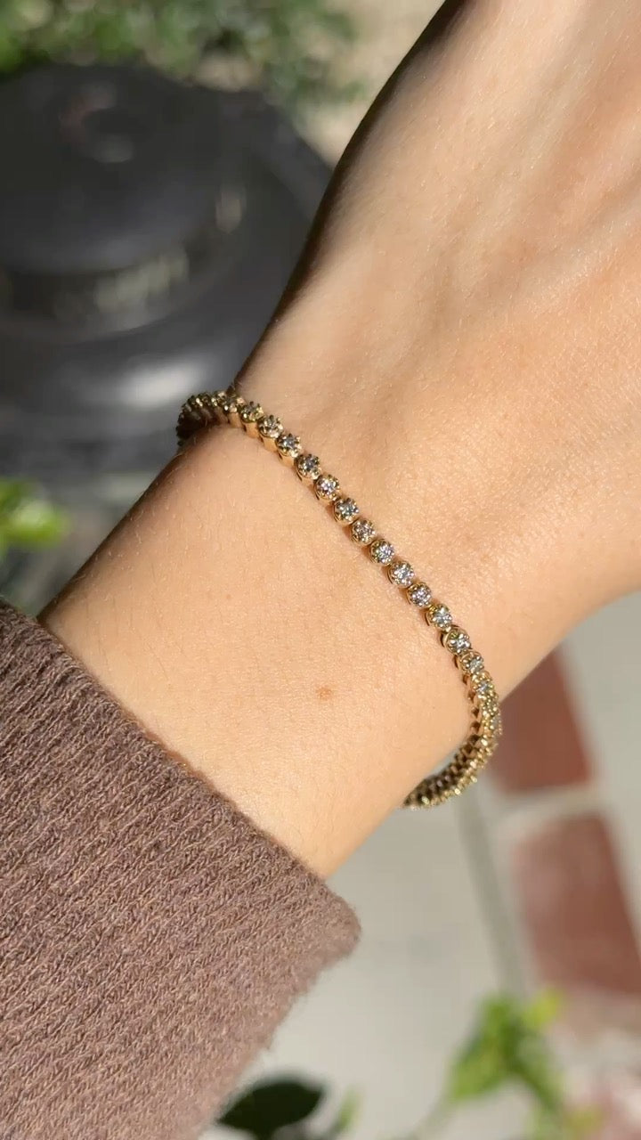 Diamond Line Bracelet in 14K