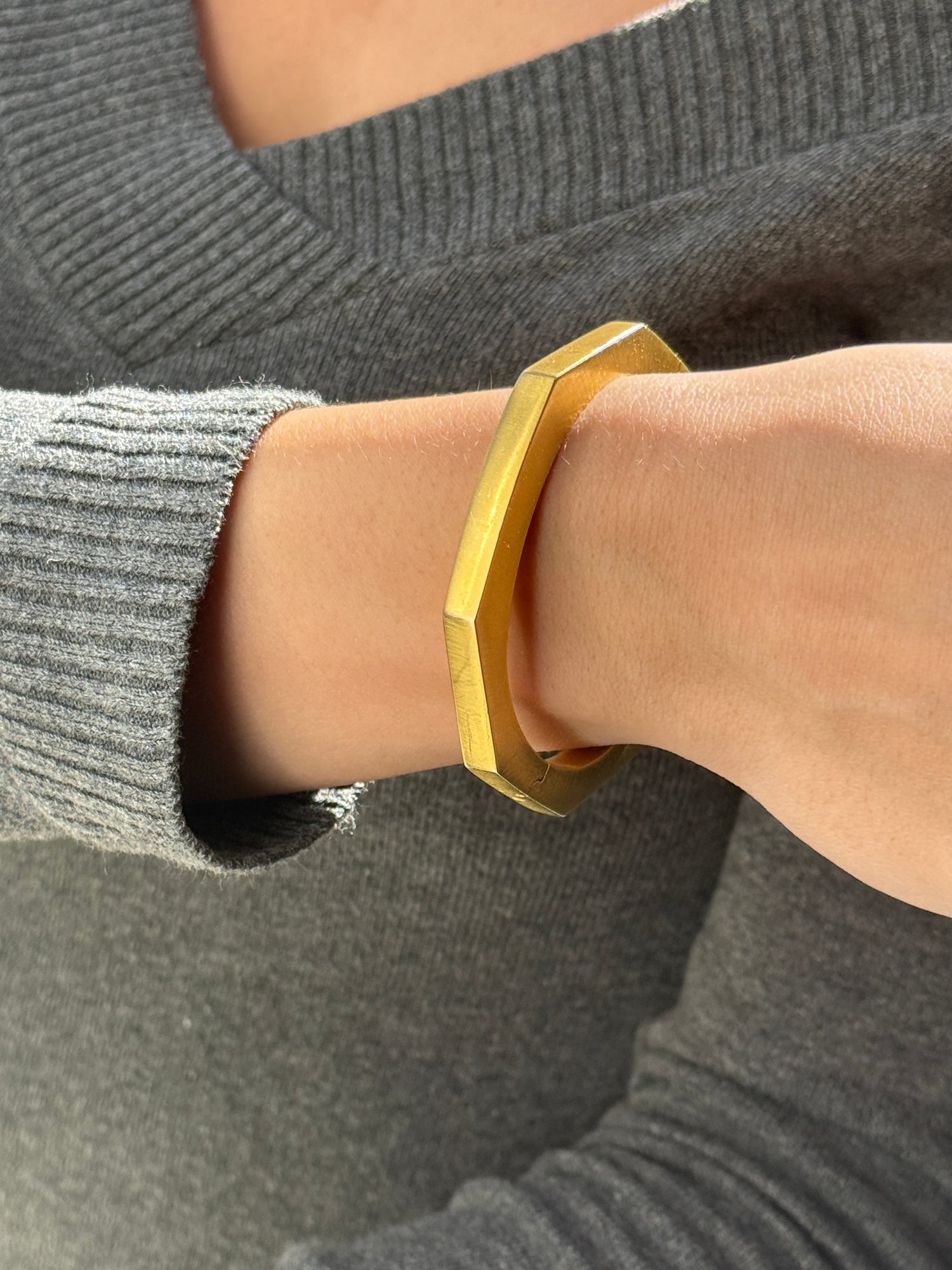 Vintage Hexagon Hinge Bangle in 14k