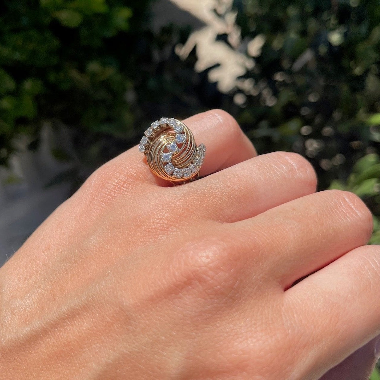 Diamond Swirl Ring in 18K