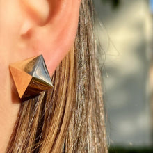 Load image into Gallery viewer, Pyramid Earrings in 18k Yellow Gold

