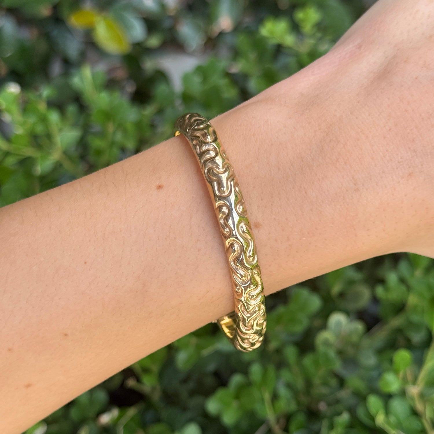 Vintage Hinged Bangle in 14K