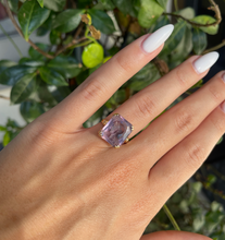 Load image into Gallery viewer, Vintage Amethyst Intaglio in 14K
