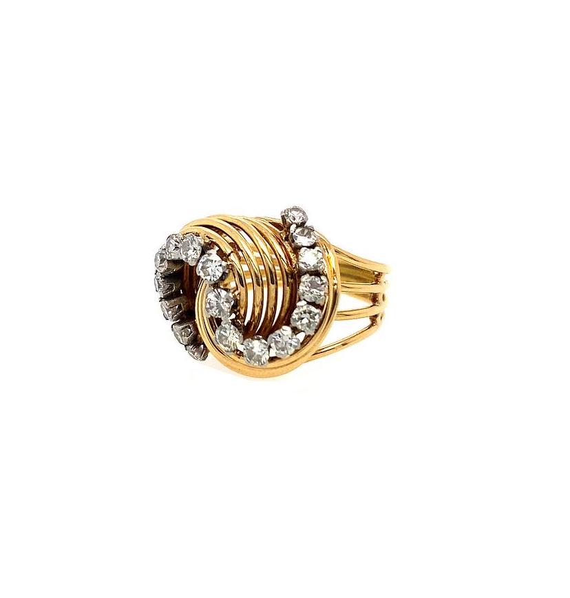 Diamond Swirl Ring in 18K