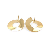 Load image into Gallery viewer, Vintage Etched Earrings in 14k
