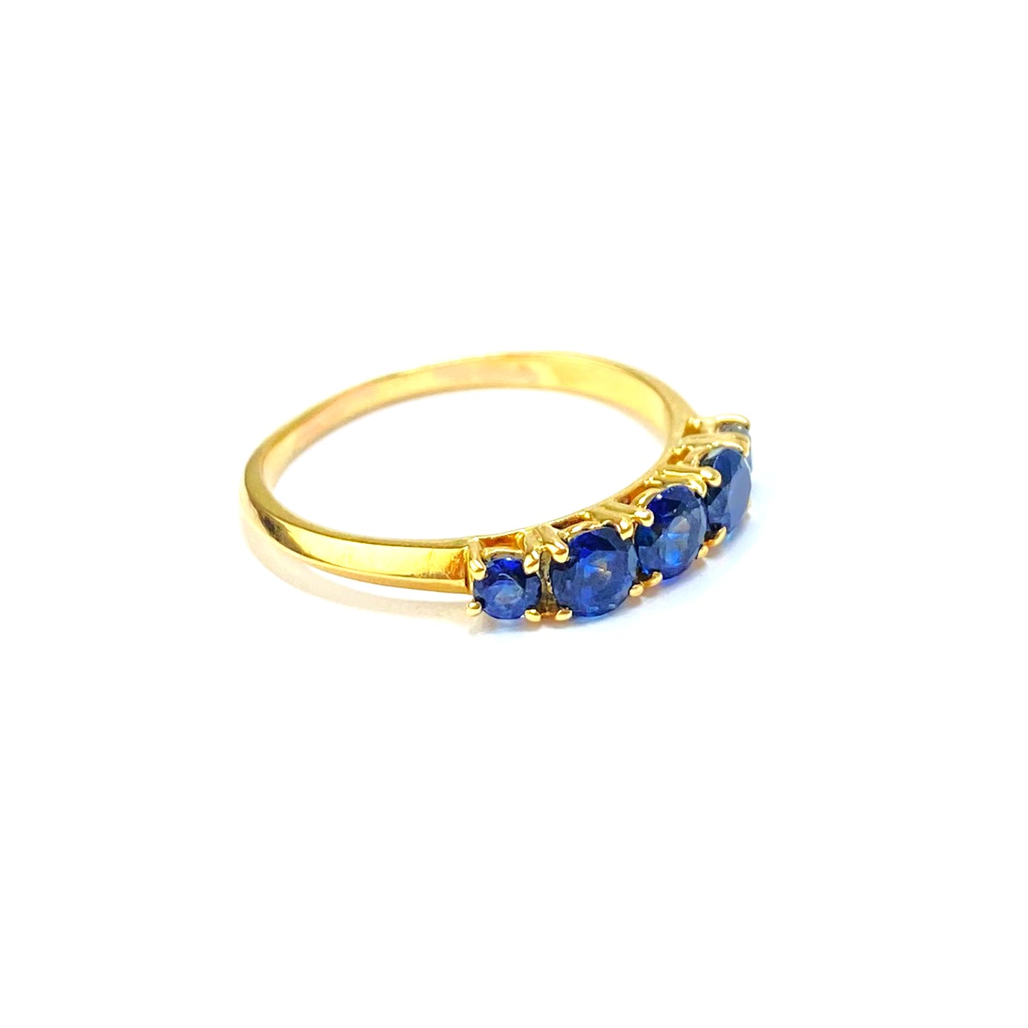 Sapphire Ring in 18k
