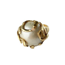 Load image into Gallery viewer, Vintage Mabe Pearl Ring in 14k
